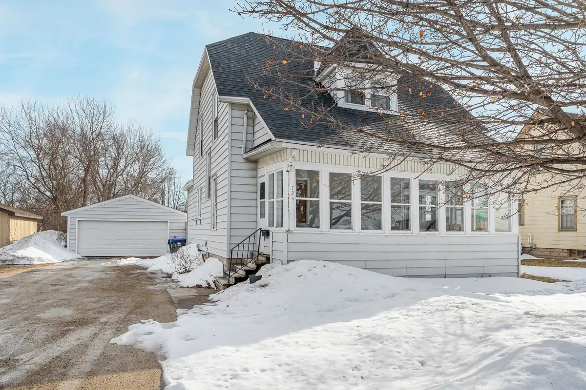 724 Main Street, Neenah, WI 54956 - #1