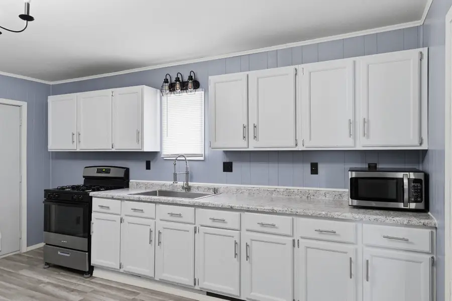 513 School Avenue, Oshkosh, WI 54901 - #2