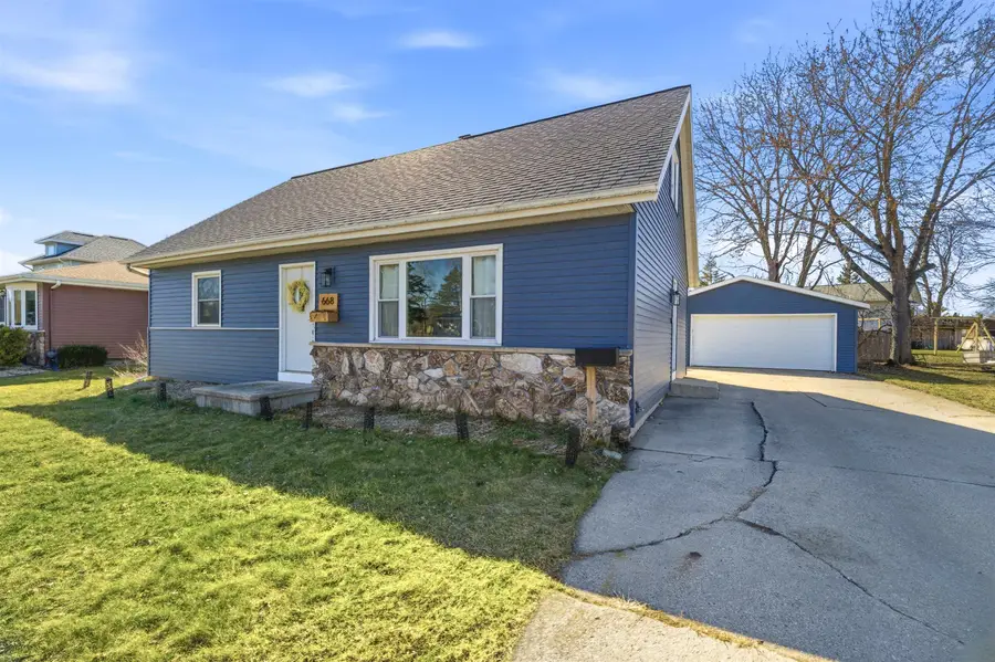 668 S Park Avenue, Fond Du Lac, WI 54935 - #2