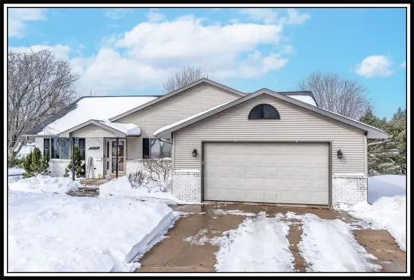 1725 Smith Street, NEW LONDON, WI 54961-2367