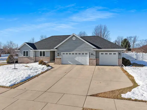 401 Lantern Lane, DE PERE, WI 54115-8481