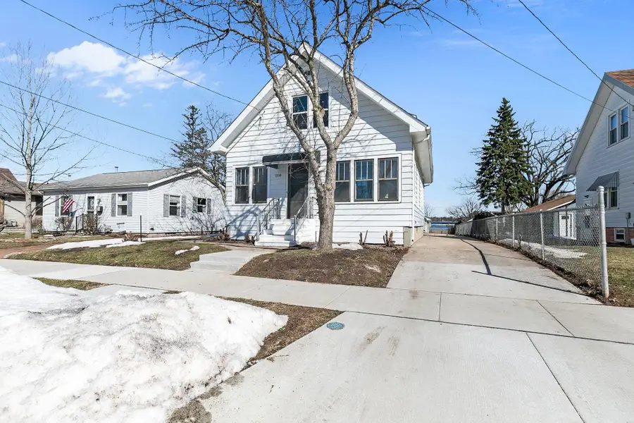 1018 Arthur Avenue, Oshkosh, WI 54902 - #3