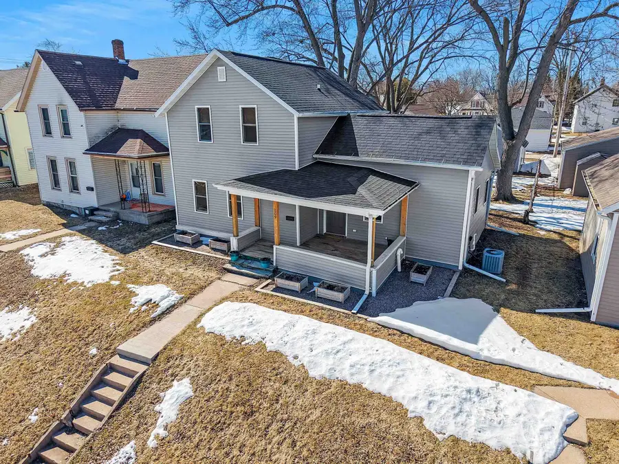 109 W 4th Street, Kaukauna, WI 54130 - #2