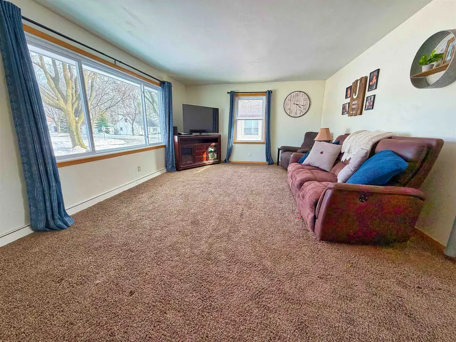 346 S Joseph Street, Kimberly, WI 54136-1331 - #3