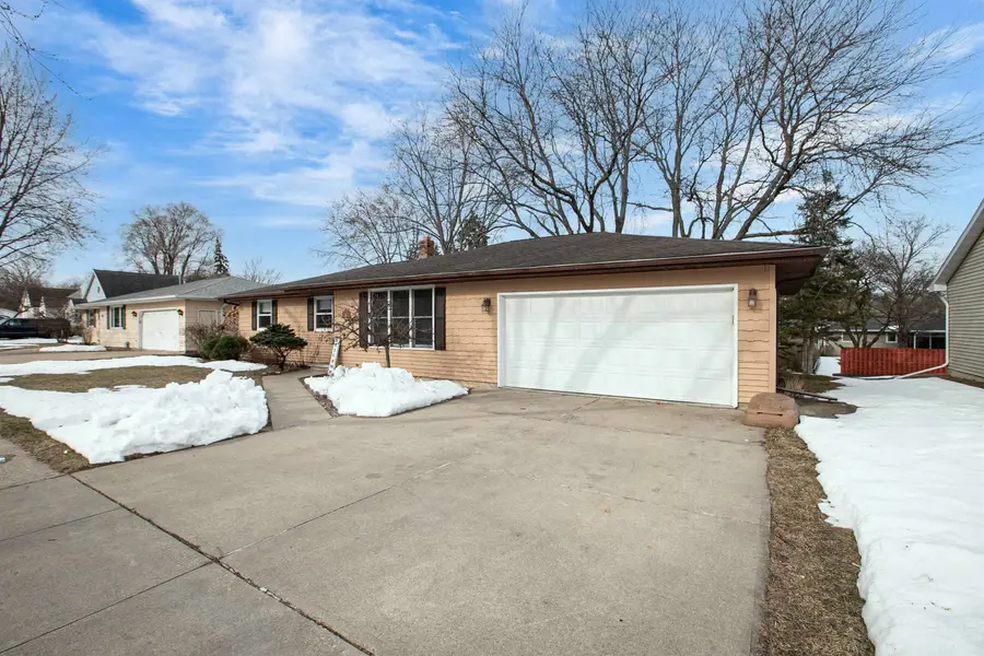 715 Sheridan Street, Kaukauna, WI 54130 - #2