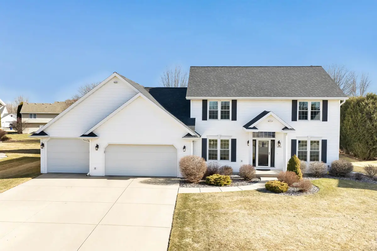 2011 Whistling Swan Circle, Ledgeview, WI 54151 - #1