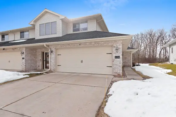 1124 Heyerdahl Heights, HOBART, WI 54155