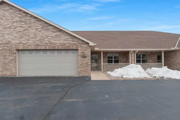 1242 Pond View Circle #18, DE PERE, WI 54115-7653