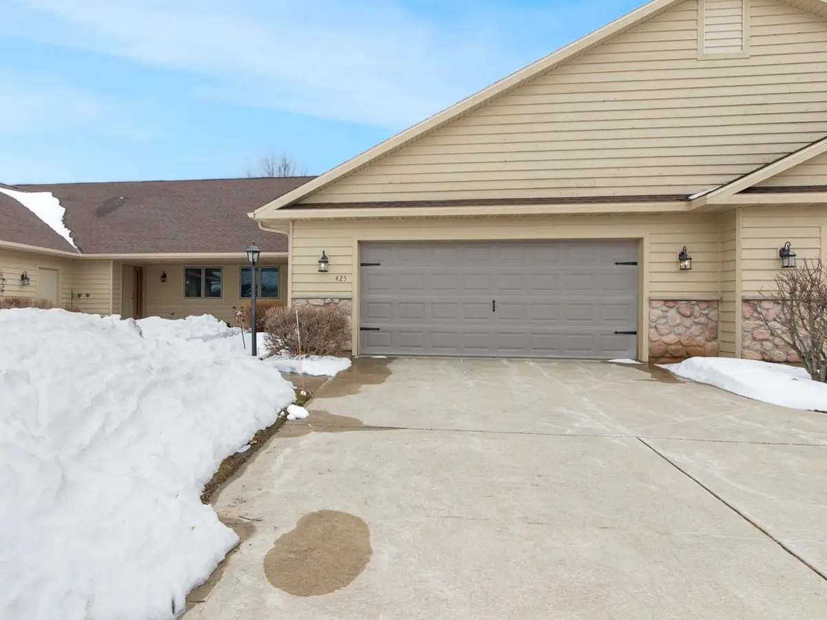 425 Brookview Drive, Luxemburg, WI 54217 - #1