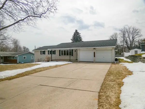 929 Marvelle Lane, GREEN BAY, WI 54304-4430
