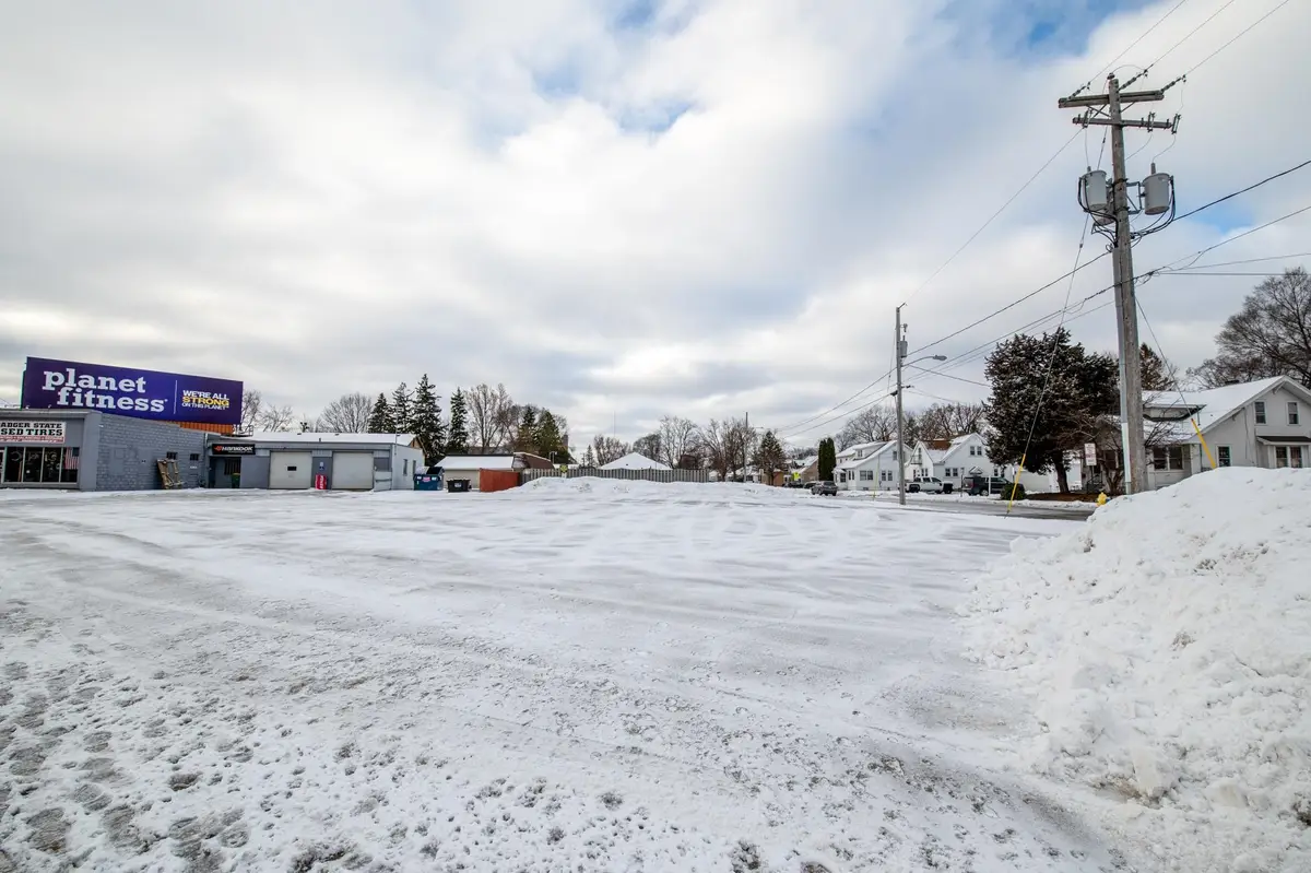 1662 Main Street, Green Bay, WI 54302-2629 - #1