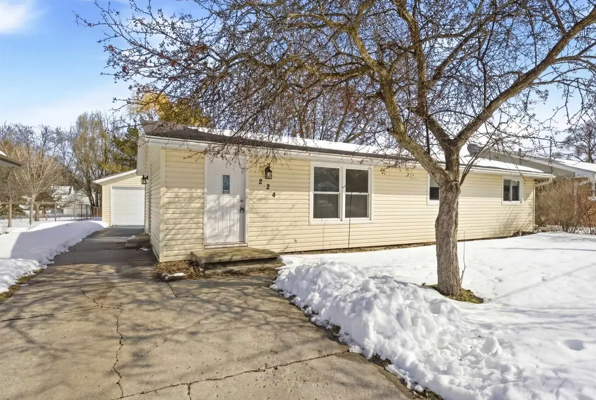 224 S Telulah Avenue, Appleton, WI 54915 - #1