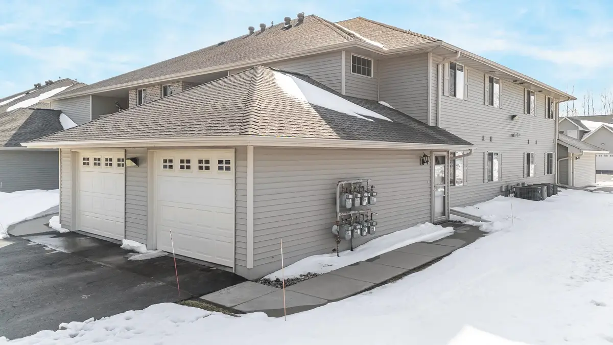 4735 N Newcastle Lane #D, Appleton, WI 54913 - #1