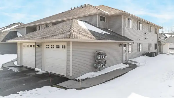 4735 N Newcastle Lane #D, APPLETON, WI 54913