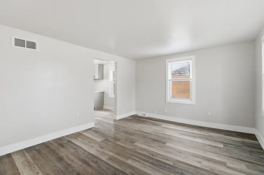 133 W Peckham Street, Neenah, WI 54956 - #2