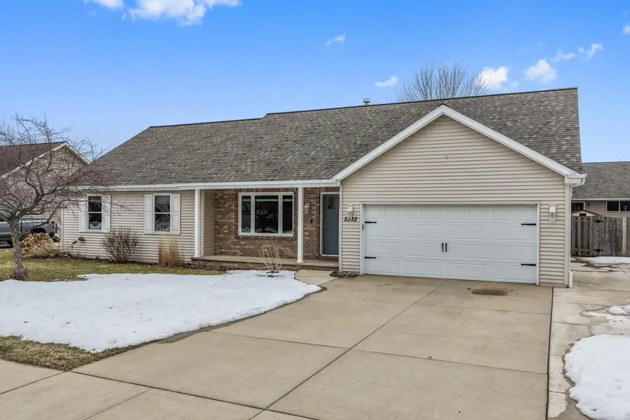2332 Oak Ridge Circle, De Pere, WI 54115-9207 - #2