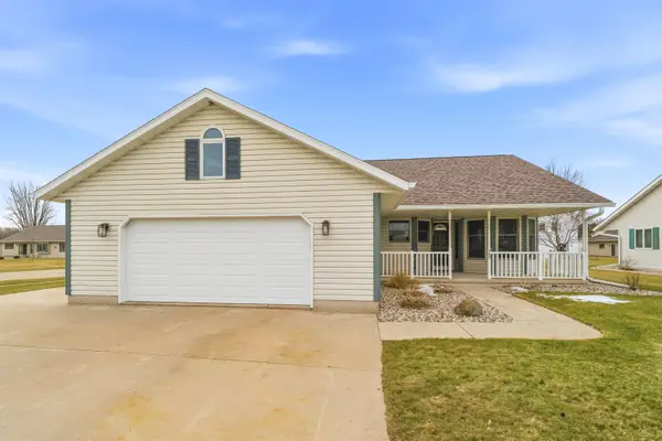 405 W Hawthorne Drive, WAUPUN, WI 53963