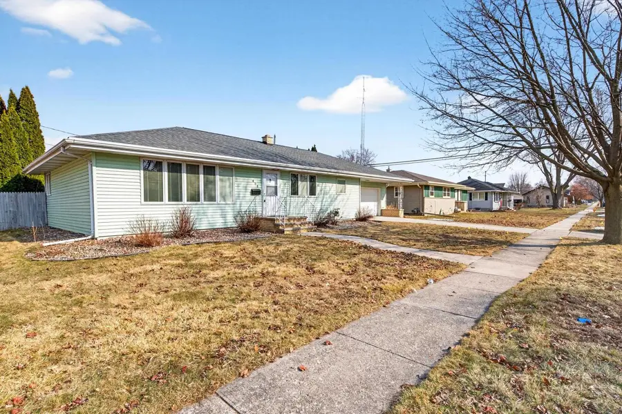 451 Roosevelt Street, Fond Du Lac, WI 54935 - #2