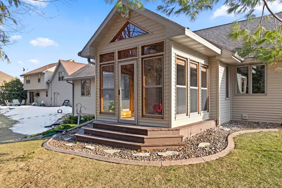 3096 Lepak Lane, Green Bay, WI 54313 - #3