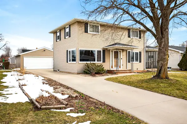 1041 Shannon Street, NEENAH, WI 54956-3637