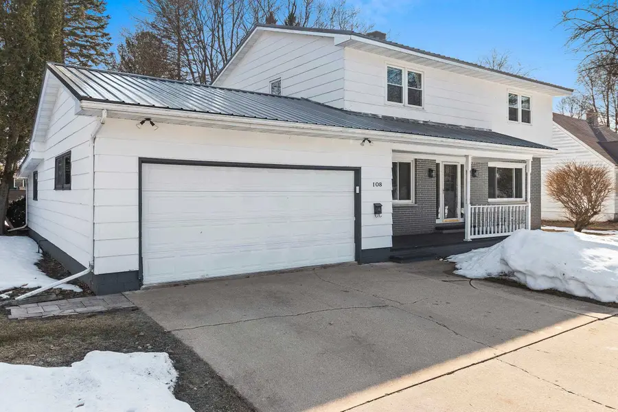 108 S Humphrey Circle, Shawano, WI 54166 - #2