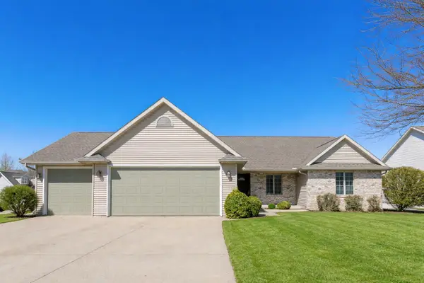 2190 Hidden Creek Road, NEENAH, WI 54956-8916