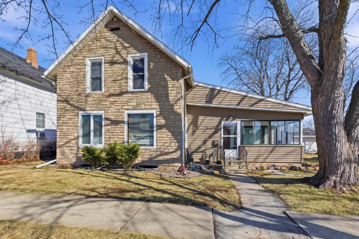 118 W 6th Street, Kaukauna, WI 54130 - #1