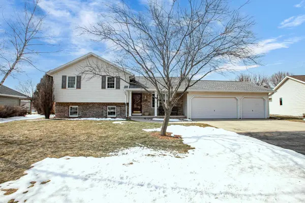 1248 Deer Haven Drive, MENASHA, WI 54952