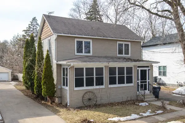 212 4th Street, NEENAH, WI 54956