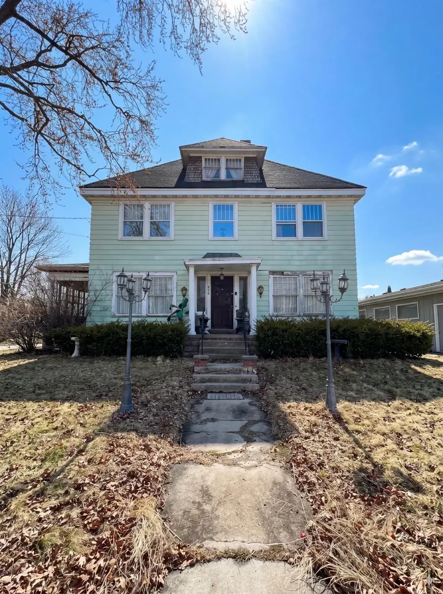 418 Broad Street, Menasha, WI 54952 - #2