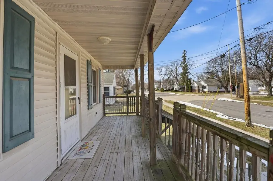 353 W 18th Avenue, Oshkosh, WI 54902-6813 - #2