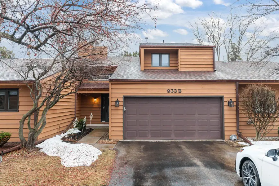 933 E Windfield Place, Appleton, WI 54911-1583 - #2