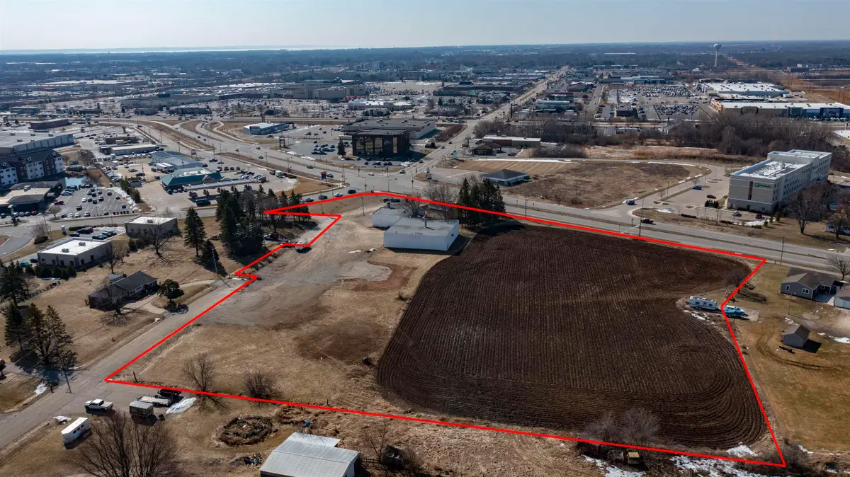 1703 N Casaloma Drive, Appleton, WI 54913-8847 - #1