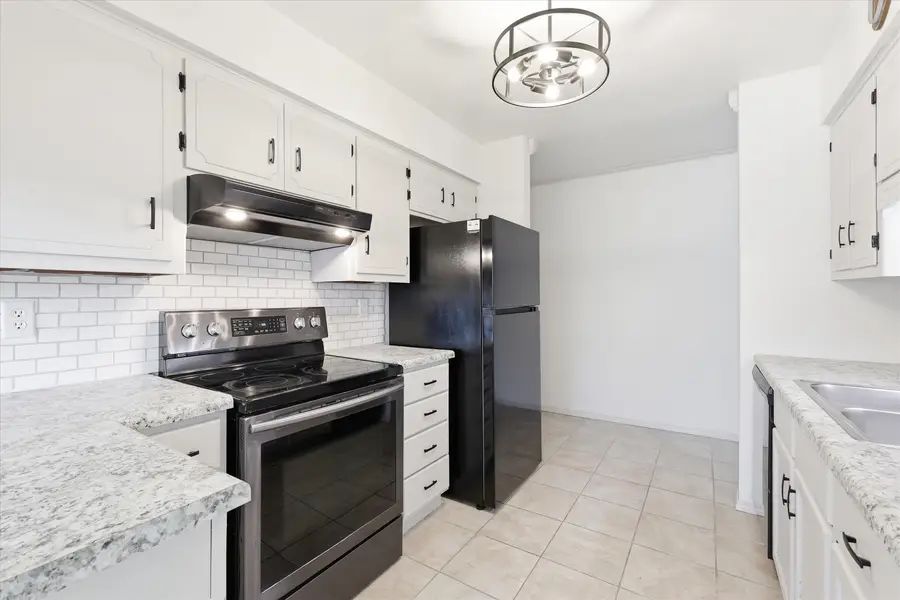 1161 Gillingham Road, Neenah, WI 54956 - #3