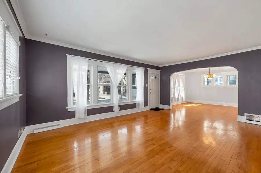 866 Howard Street, Green Bay, WI 54303 - #2