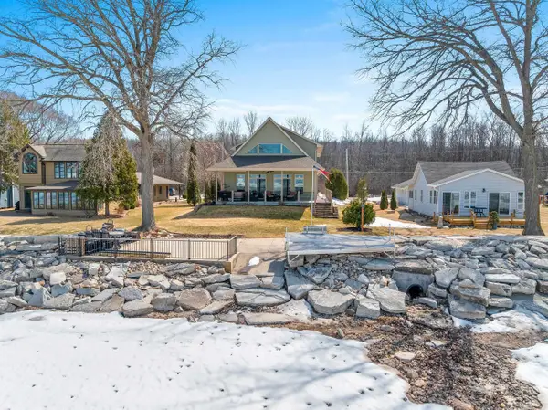 4813 Edgewater Beach Road, GREEN BAY, WI 54311-9799