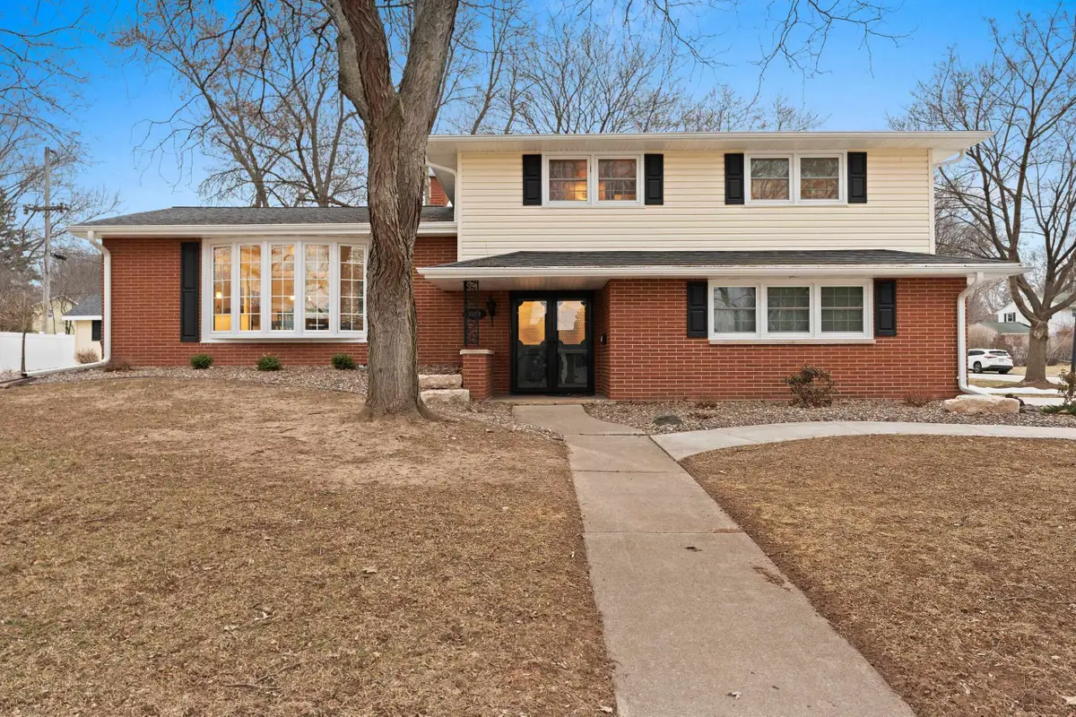 3520 Briar Terrace, Green Bay, WI 54301-1126 - #1