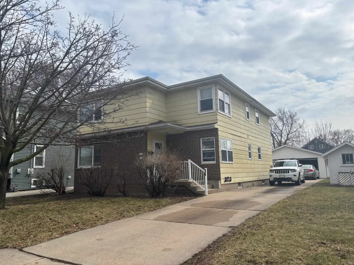 919 Bismarck Avenue, Oshkosh, WI 54902 - #1