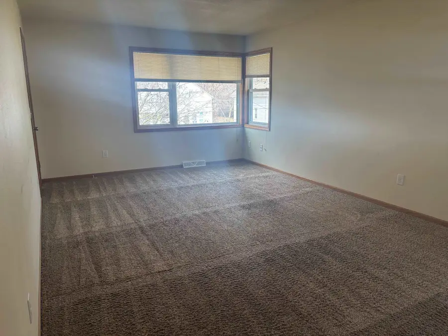 919 Bismarck Avenue, Oshkosh, WI 54902 - #2