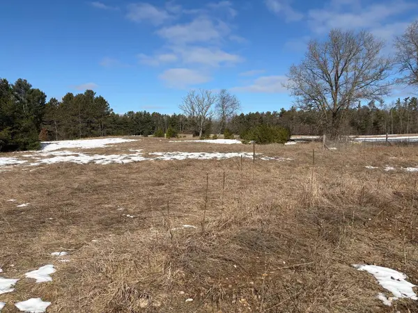 N Greenview Lane #3, CRIVITZ, WI 54114