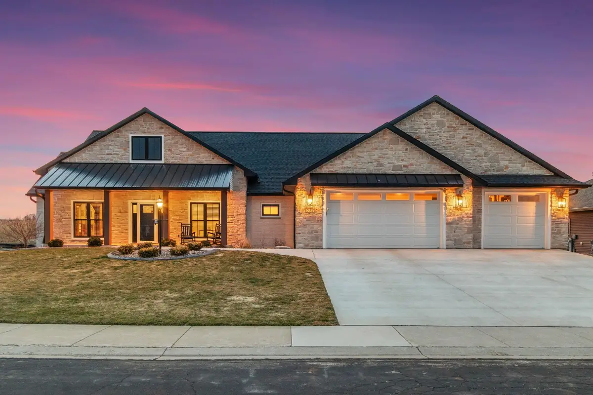 532 Royal St Pats Drive, Wrightstown, WI 54180 - #1