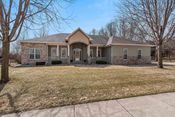 1055 Zacher Drive, OSHKOSH, WI 54901