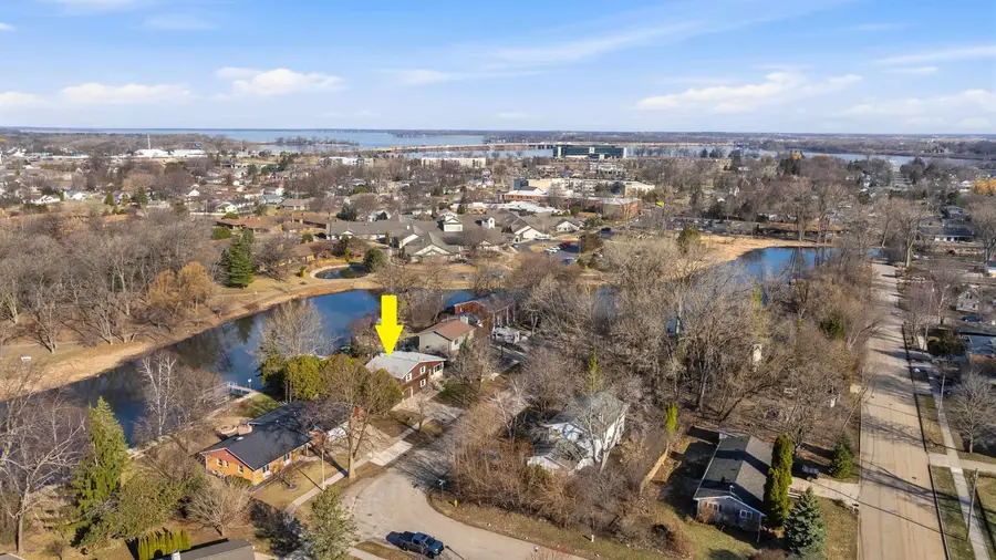 909 Brookwood Court, Oshkosh, WI 54902 - #3