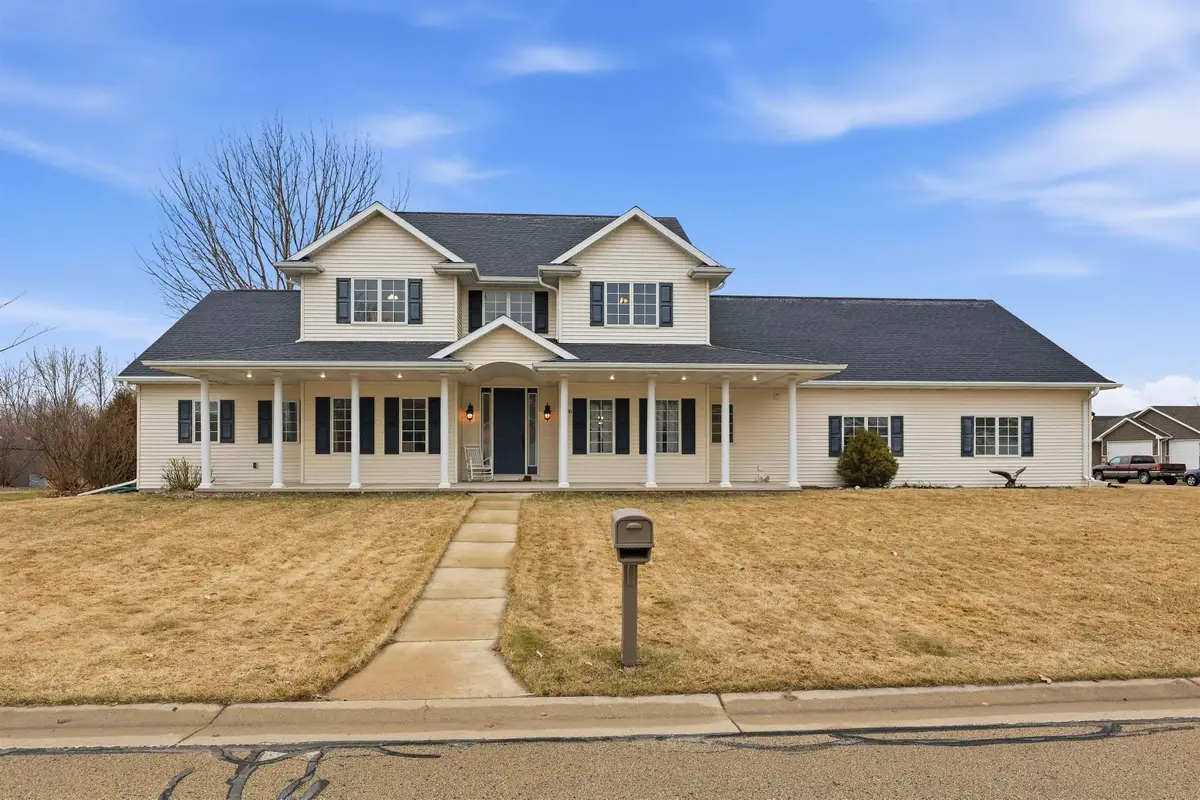 N9005 Blackoak Street, Menasha, WI 54952 - #1