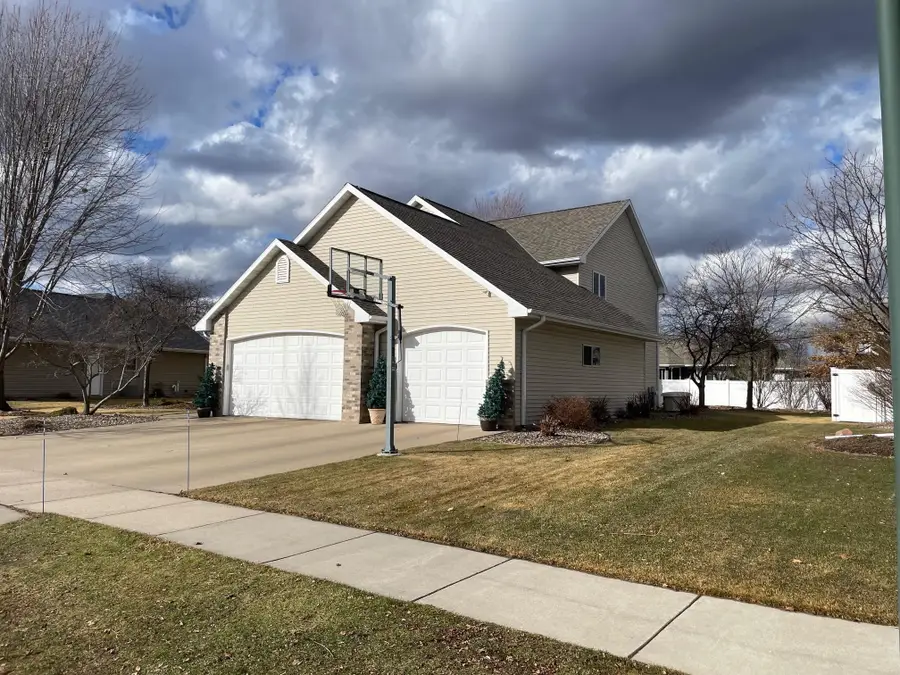 4226 E Appleseed Drive, Appleton, WI 54913 - #3