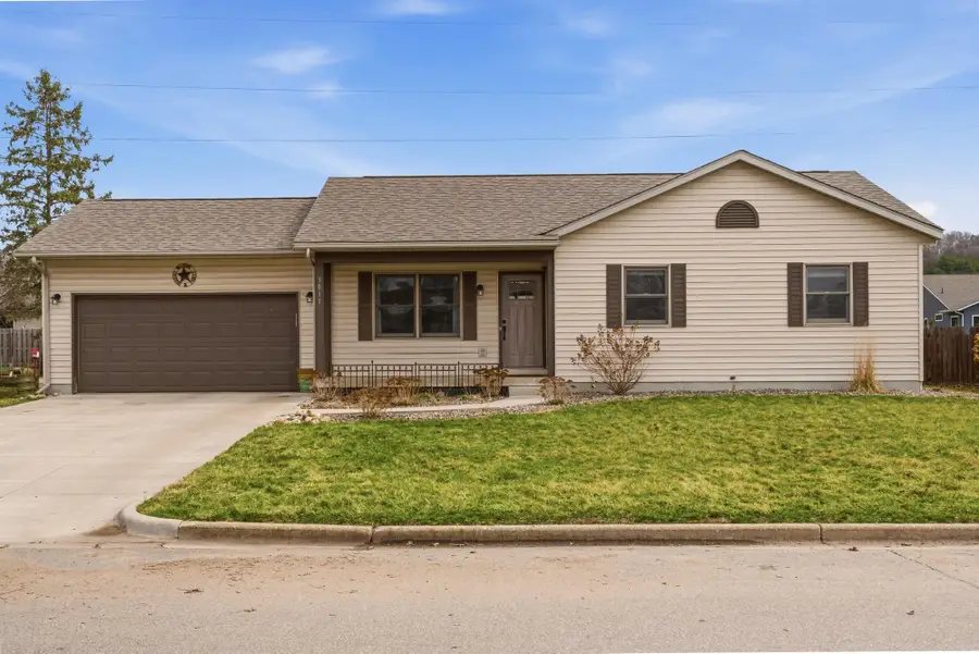 3011 S Pleasant Drive, Holmen, WI 54636 - #2