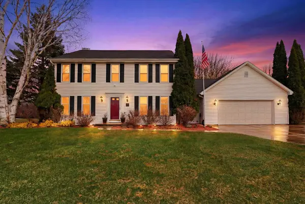 1838 Westbreeze Drive, OSHKOSH, WI 54904