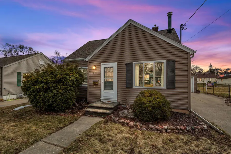 825 15th Avenue, Green Bay, WI 54304 - #2