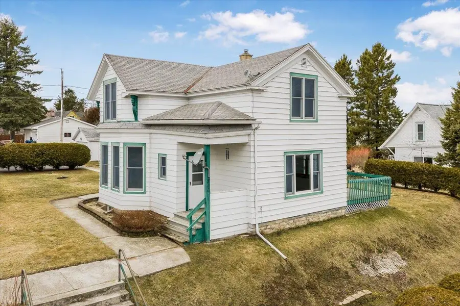 711 Milwaukee Street, Kewaunee, WI 54216 - #2