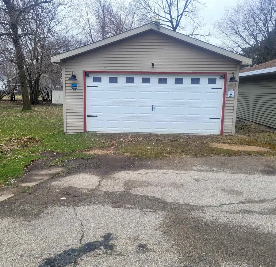 45 Lake Street, Oshkosh, WI 54901-5440 - #3